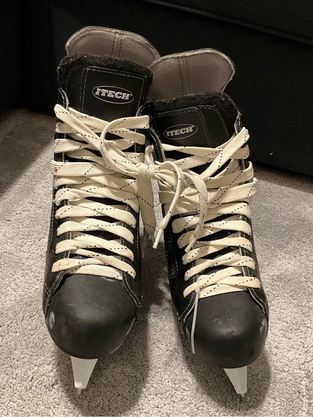 Men’s Black Lace-Up Ice Skate Boots with Cream Laces